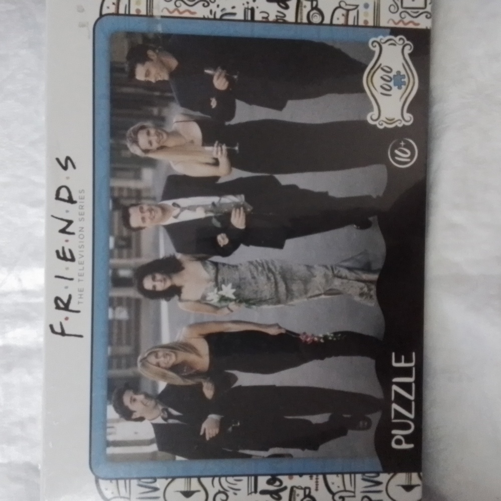 FRIENDS TV show 1000 piece Puzzle, sealed box